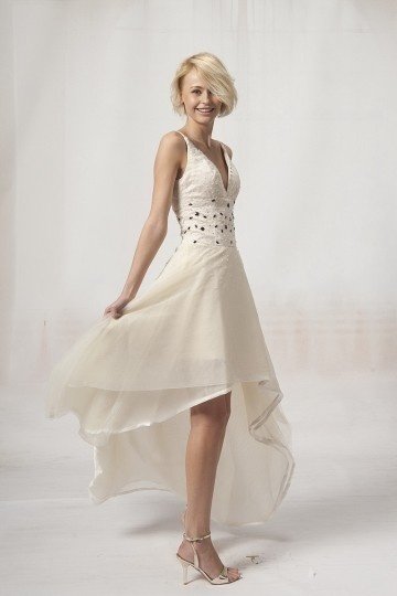 Robe de cocktail courte devant longue derrière décolleté V