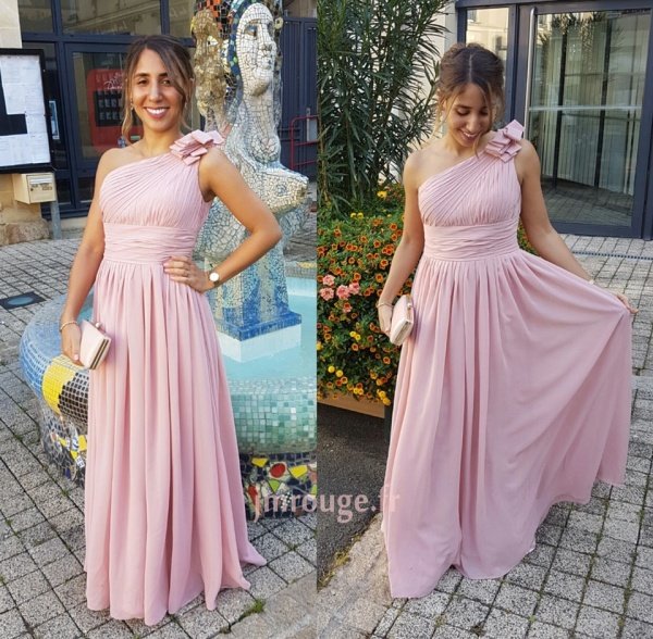 Robe de soirée rose empire et asymétrique longue sol