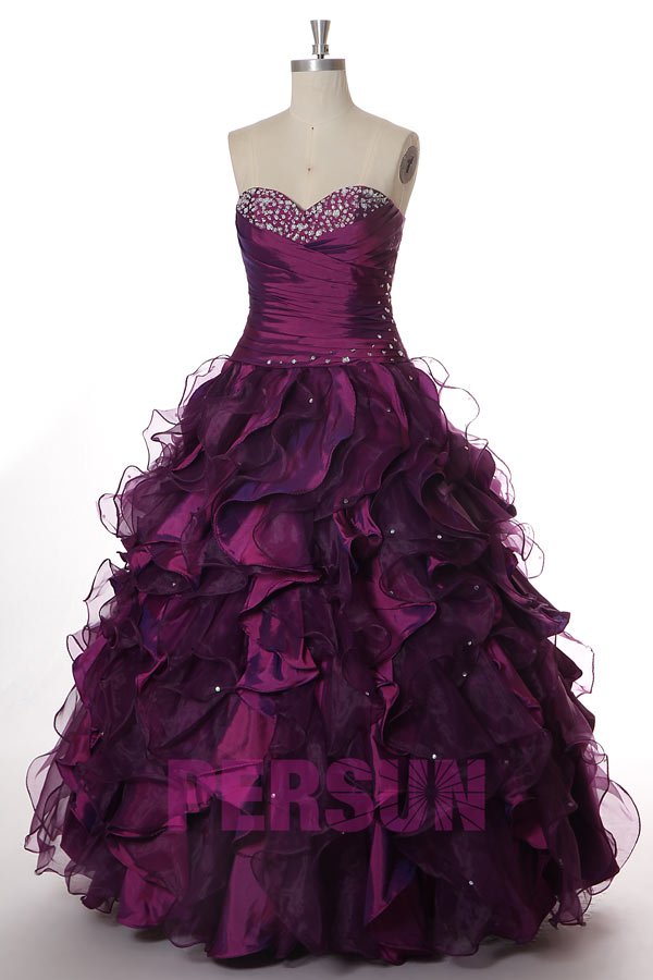 robe de mariée princesse violette bustier coeur embelli de strass