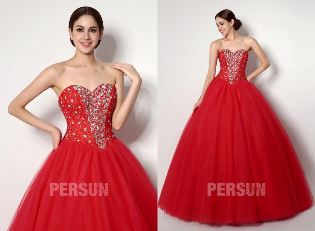 robe de mariée princesse rouge bustier coeur embelli de bijoux