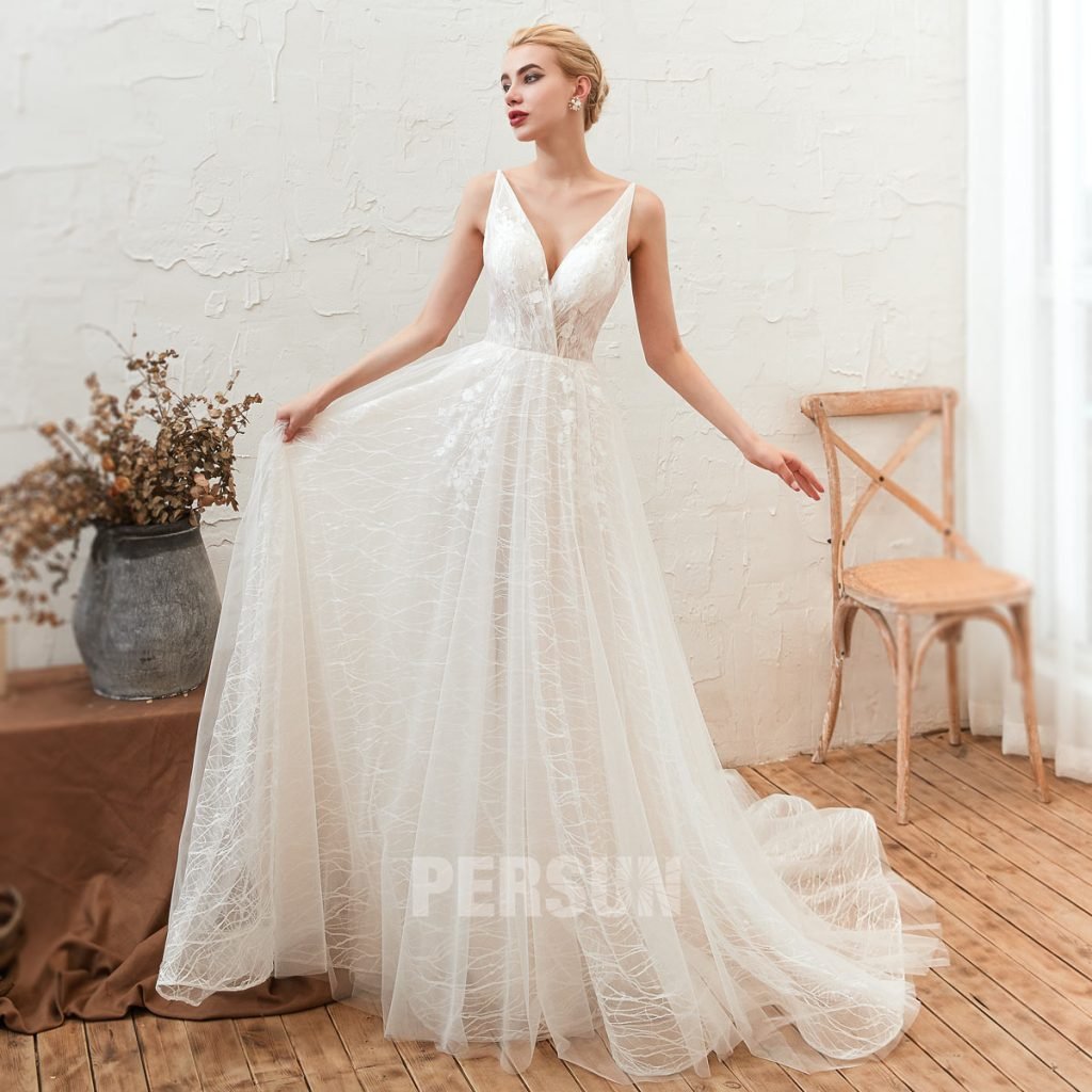 robe mariage dos nu encolure v en dentelle florale avec bretelle fine