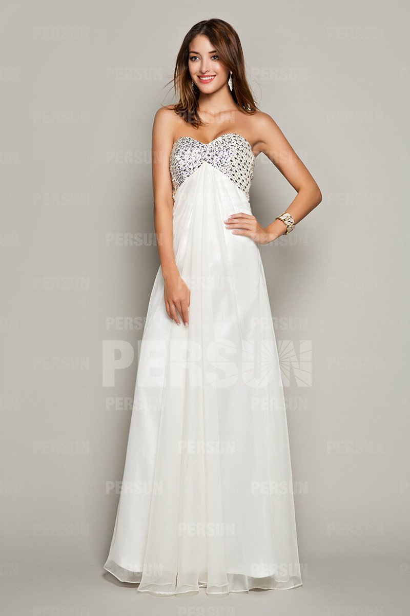 robe de soirée blanche longue empire bustier embelli de bijoux