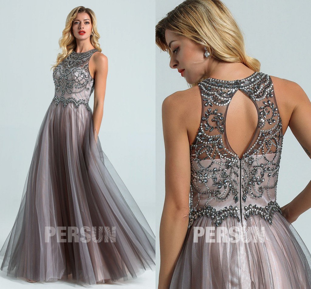 robe de soirée rose grise longue haut embelli de bijoux et dos découpé