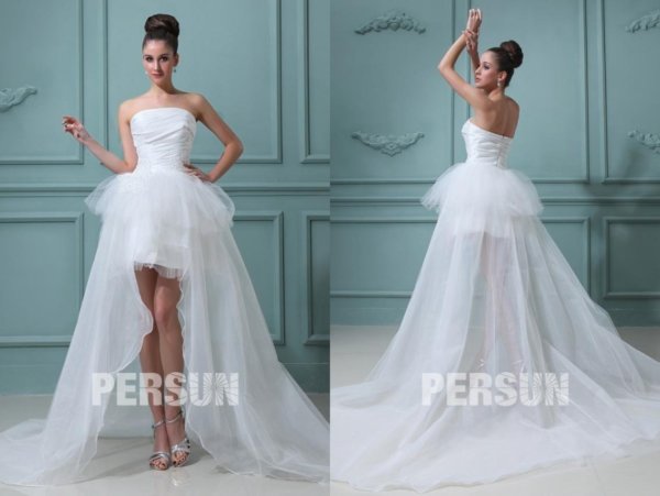 Robe de mariée bustier à jupe évasée et asymétrique