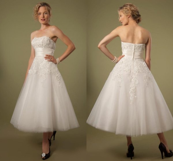 Robe mariée empire bustier mi longue en tulle dentelle appliquée