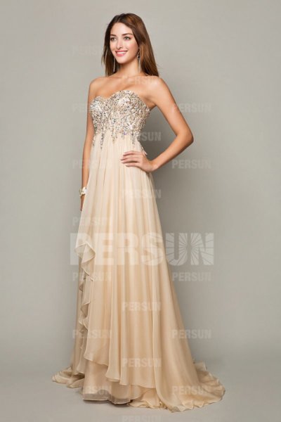 Robe de soirée longue bustier coeur épaule nue