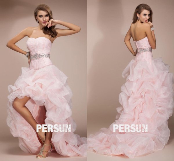 Robe de bal court devant long derrière en organza ruchée bustier coeur Ligne A ornée de bijoux